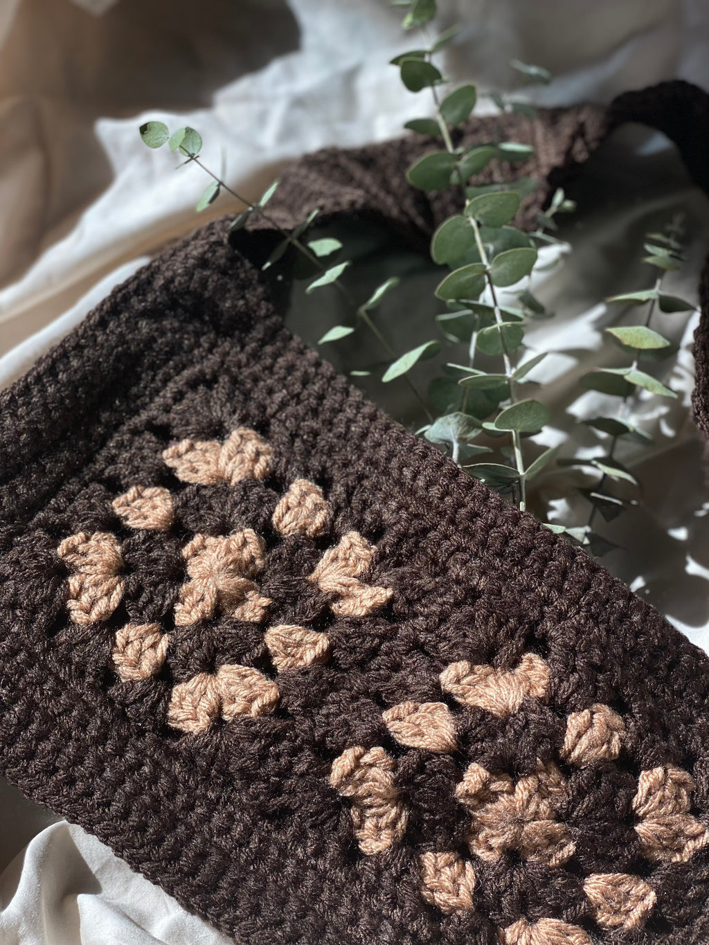 Granny’s Crocheted Shoulder Bag